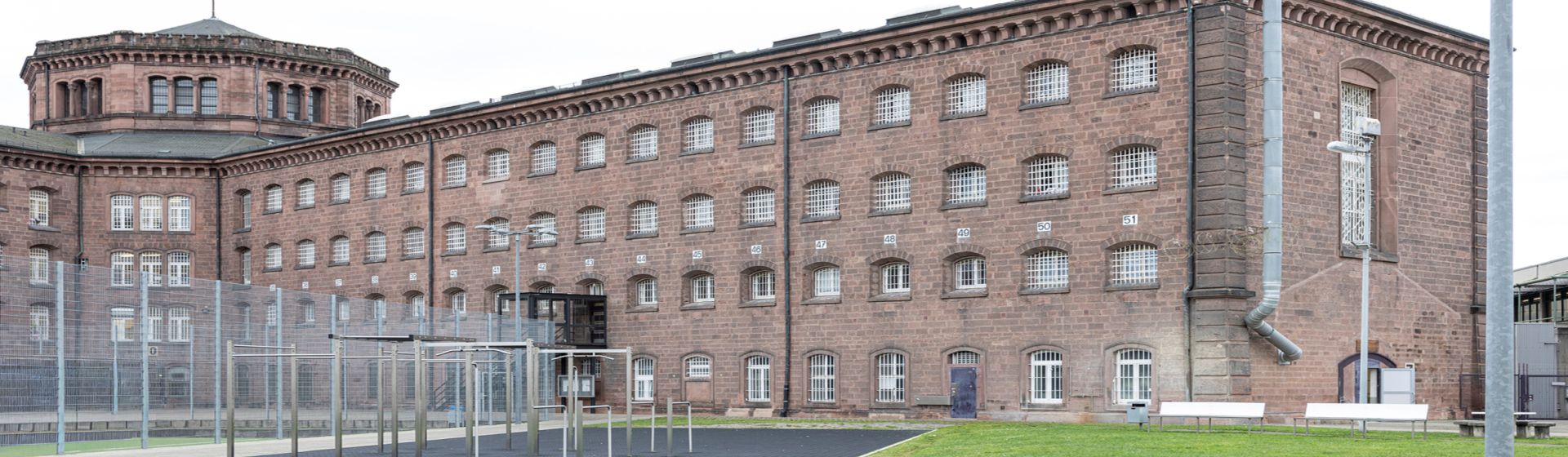 Justizvollzugsanstalt Freiburg Außenansicht 